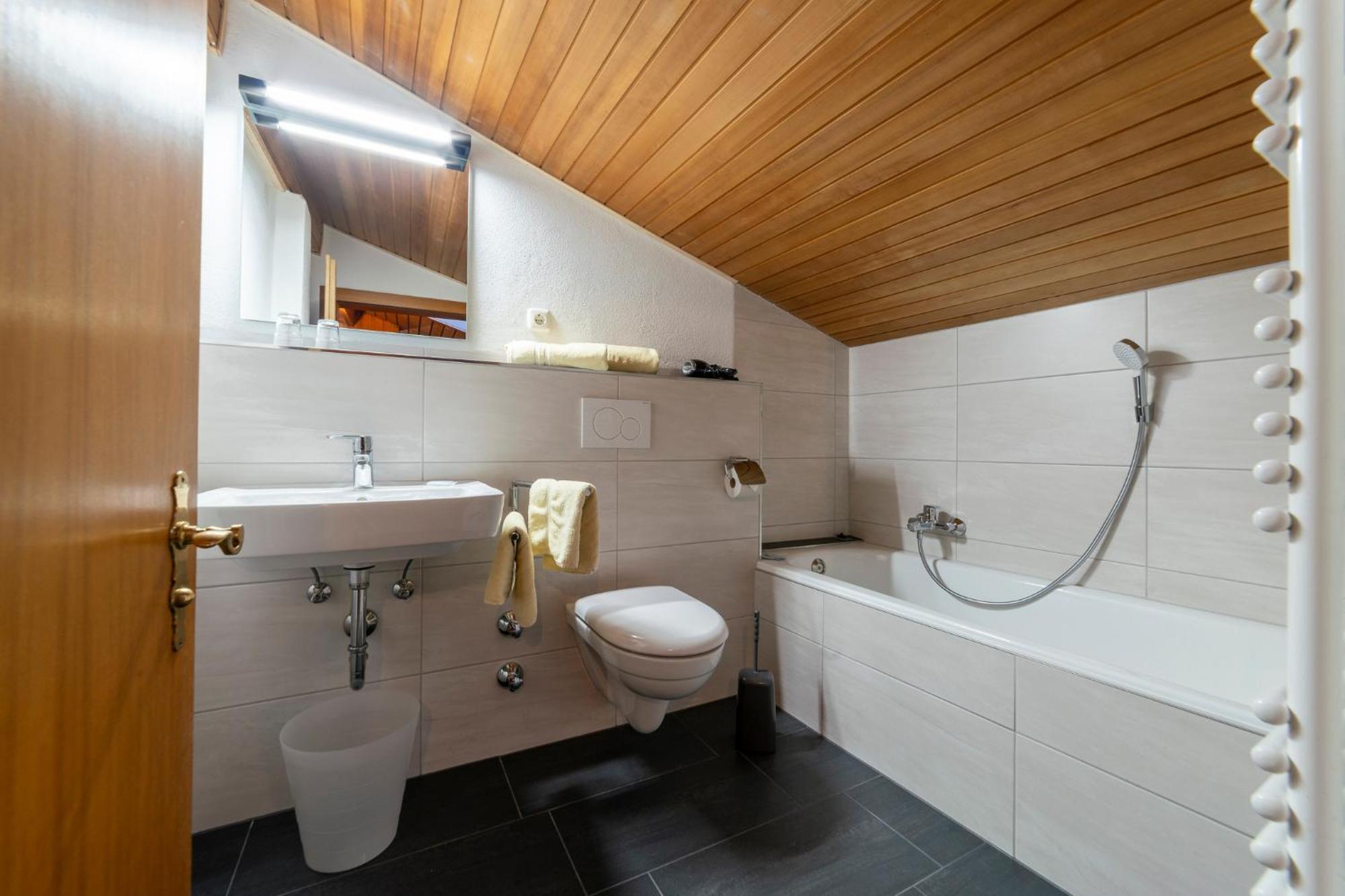 Gaestehaus Beim Schneidersepp Inkl. Chiemgaukarte Ruhpolding Extérieur photo