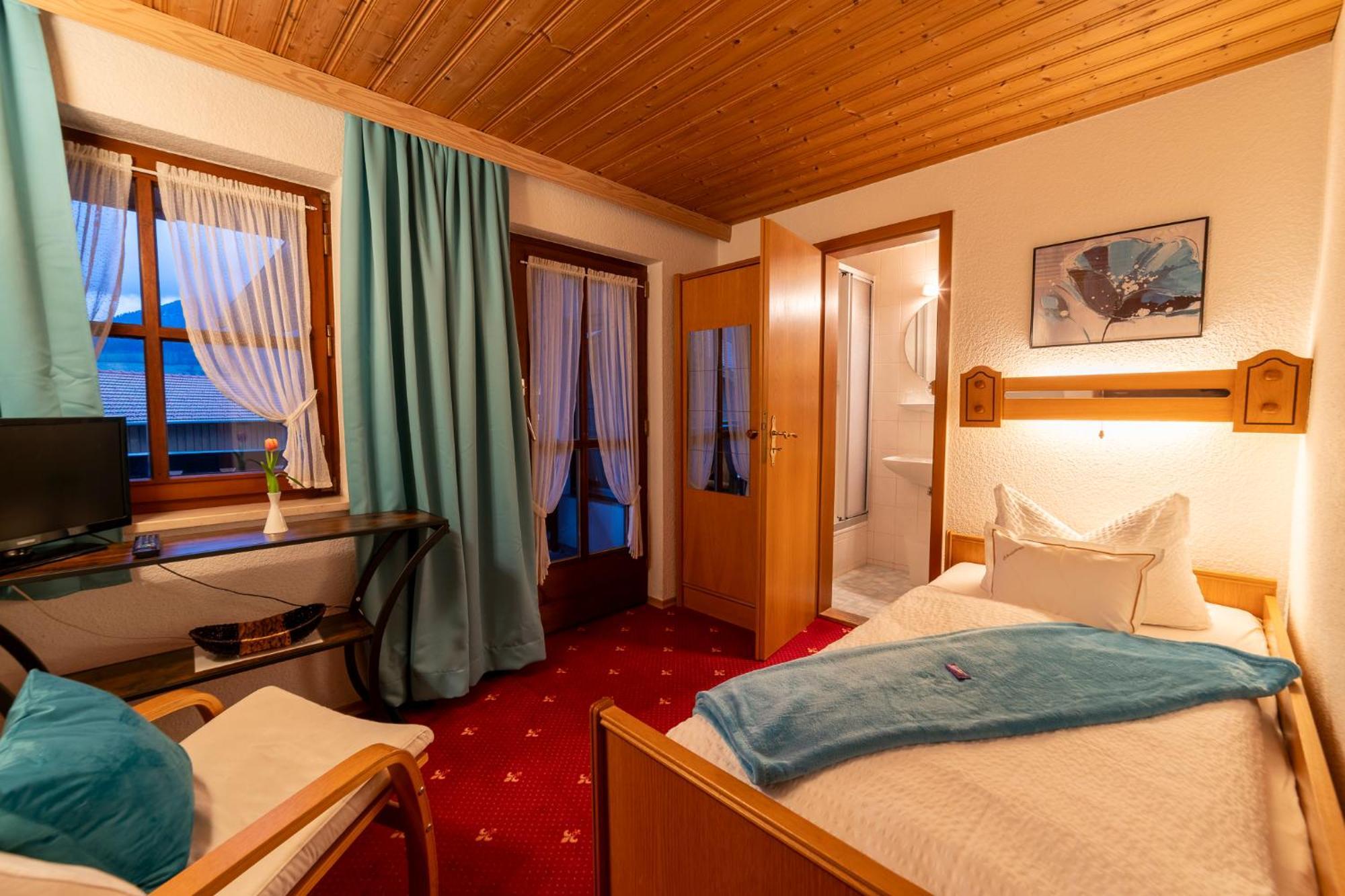 Gaestehaus Beim Schneidersepp Inkl. Chiemgaukarte Ruhpolding Extérieur photo